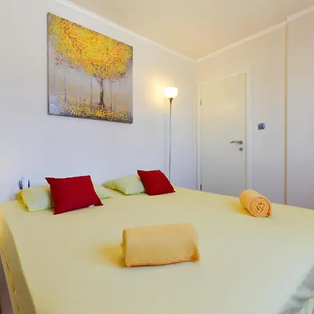 Ferienhaus Mit Privatpool Fuer 6 Personen Ca 120 Qm In Zadar, Dalmatien Und Umgebung