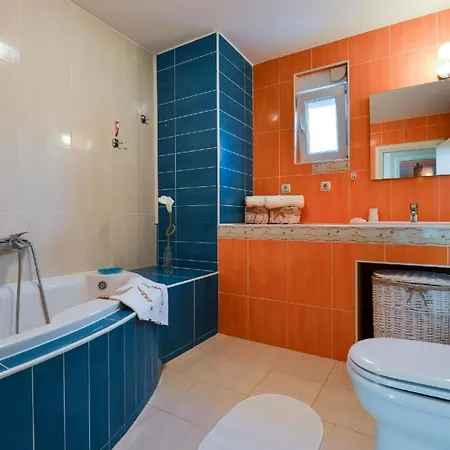 Ferienhaus Mit Privatpool Fuer 6 Personen Ca 120 Qm In Zadar, Dalmatien Und Umgebung * Задар