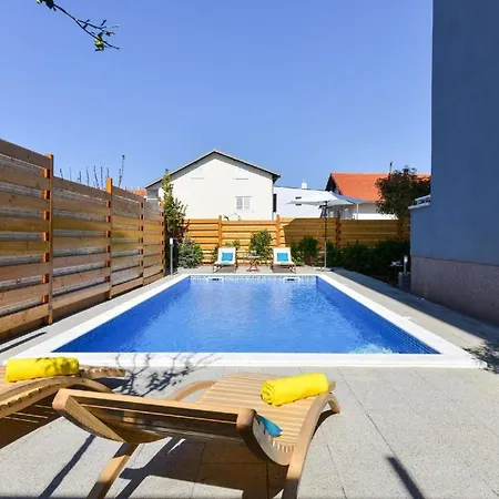 Vikendica Ferienhaus Mit Privatpool Fuer 6 Personen Ca 120 Qm In Zadar, Dalmatien Und Umgebung